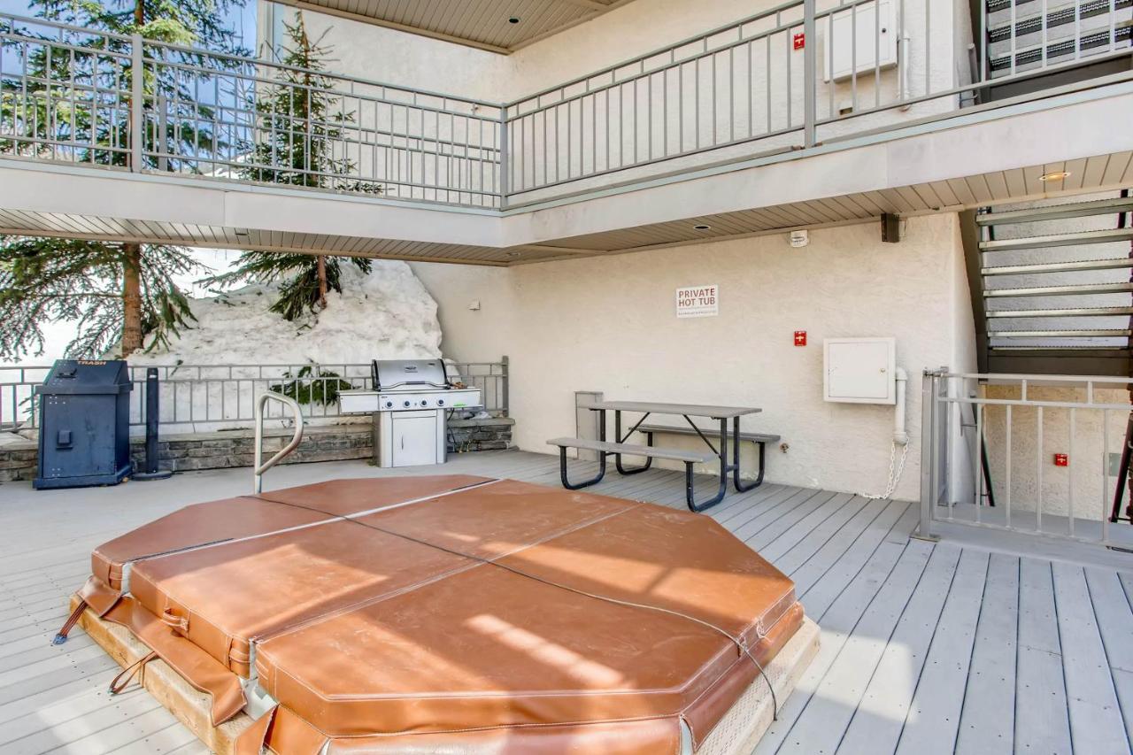 Ski-In Ski-Out 2 Bedroom Condo- Sleeps 6 People Condo Крестед Бют Екстериор снимка