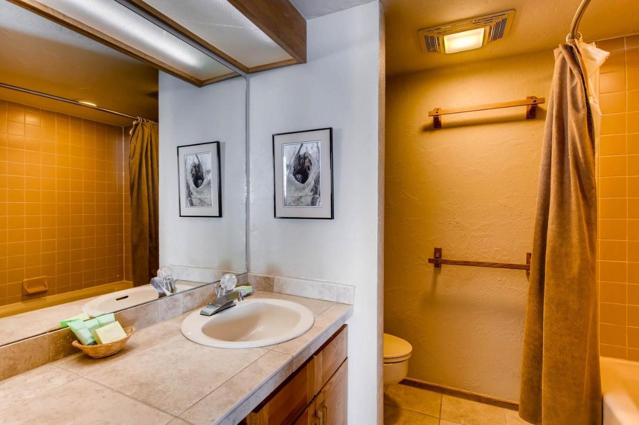 Ski-In Ski-Out 2 Bedroom Condo- Sleeps 6 People Condo Крестед Бют Екстериор снимка
